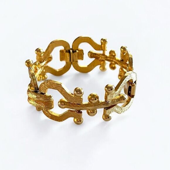 Vintage Gold Brushed Metal Link Bridle Bracelet - Picture 6 of 6